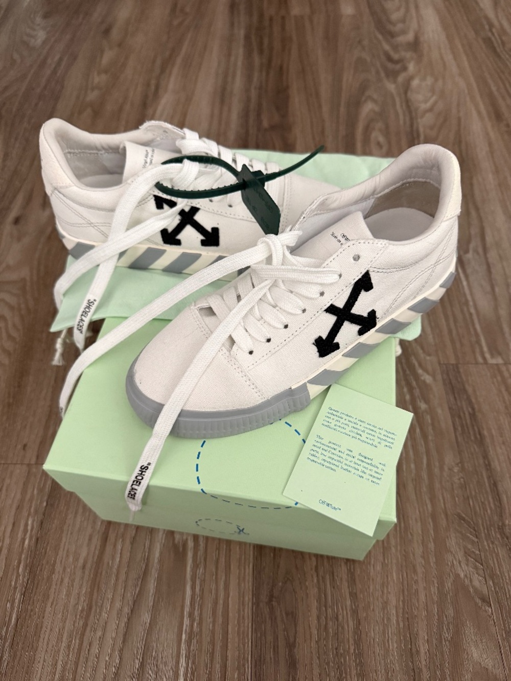 OFF WHITE low vulcanized white black tennis shoe